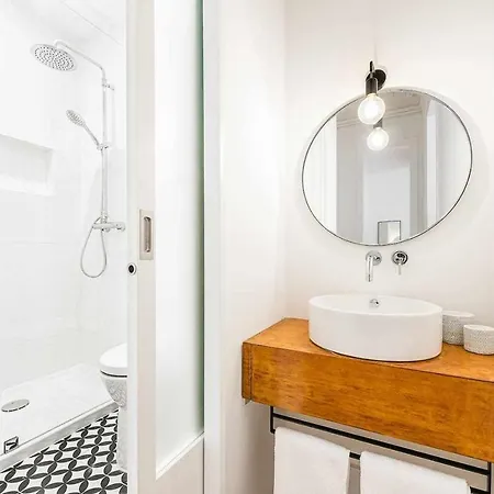 Classic Bonjardim Apartment *